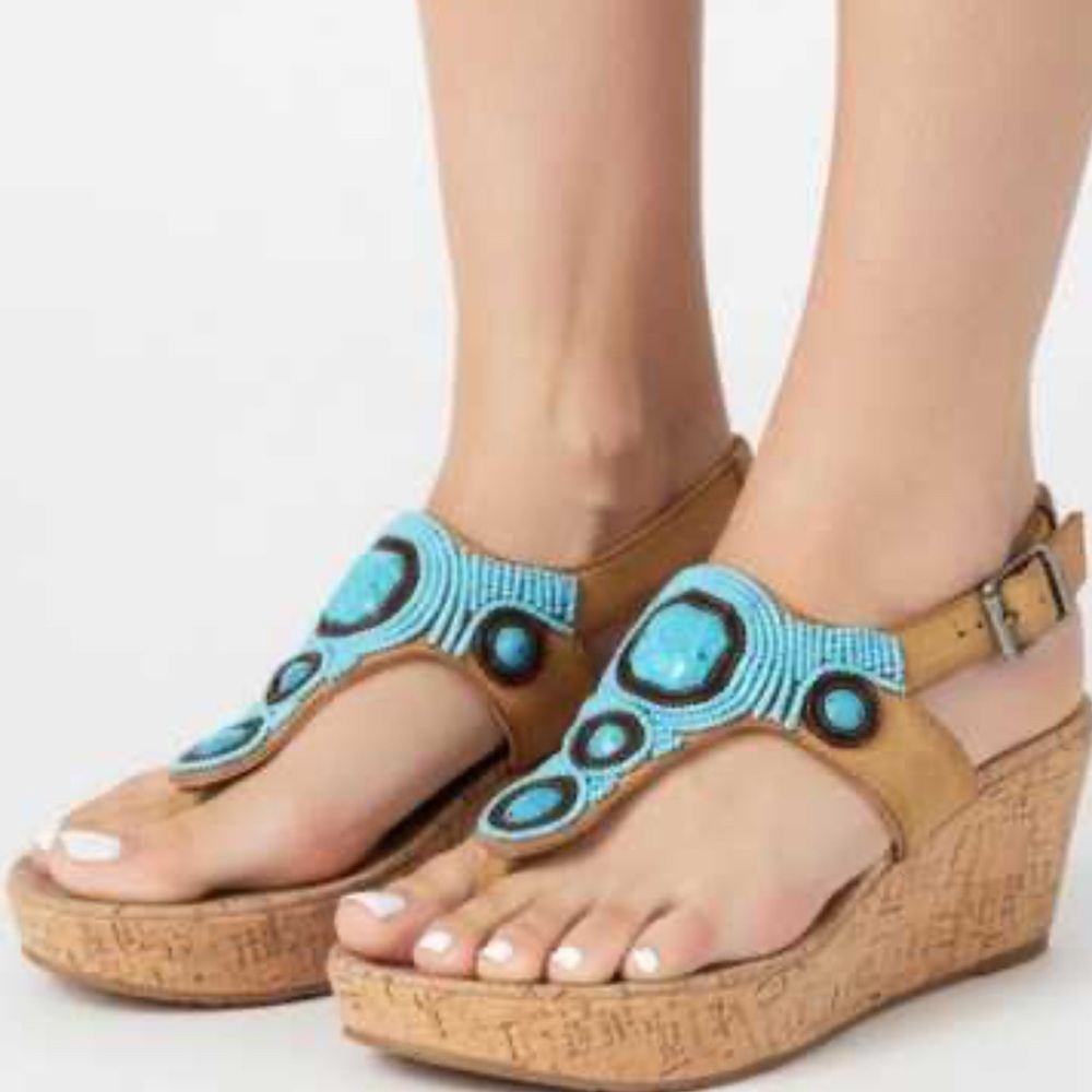 Simply Vera Vera‎ Wang Tan Wedges with Blue Beadwork